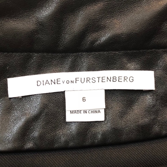 Vintage Diane Von Furstenberg Black Pleated Leather Skirt - Picture 3 of 3